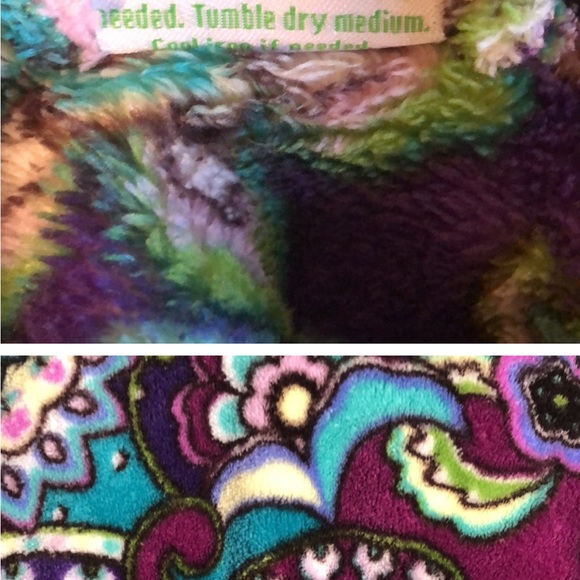 Vera Bradley Beautiful Plush Paisley Print Robe - Picture 4 of 5